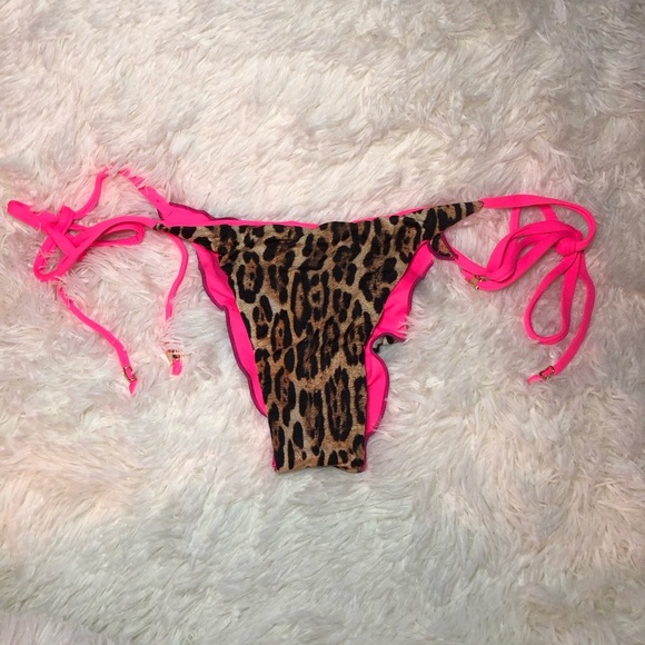 🐆💓🔥Dolce Leopard Print and Hot Pink Bikini Bottom with gold accent size M NWT🔥💓🐆 - Picture 2 of 16